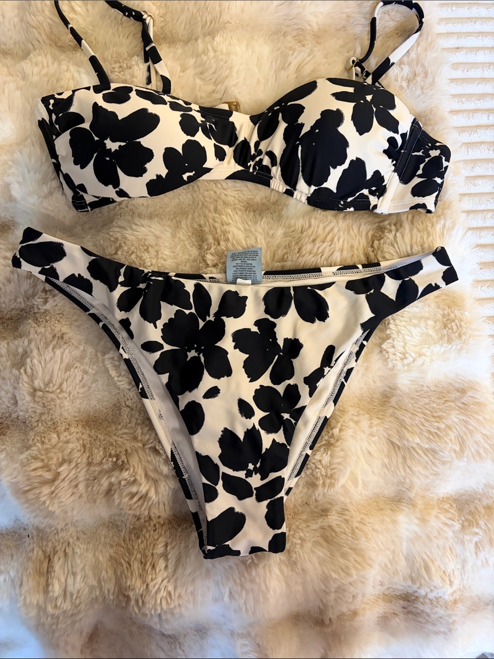 Shade and Shore black and white bikini medium convertible top - Picture 6 of 9